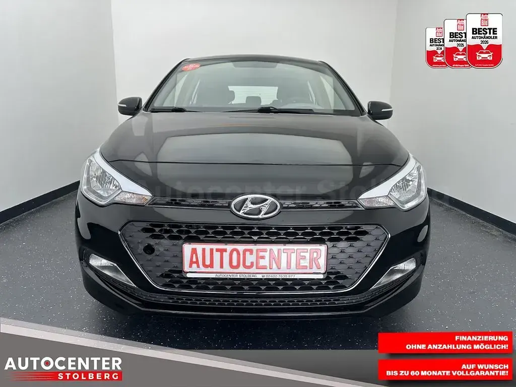 Gebraucht Hyundai i20 GO! 75 PS (55 kW) 2018 Schwarz Limousine