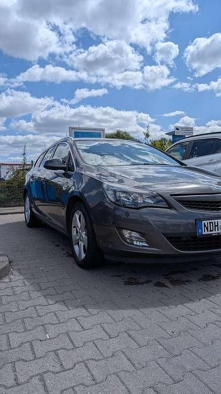 Gebraucht Opel Astra Sport 179 PS (131 kW) 2011 Grau Kombi