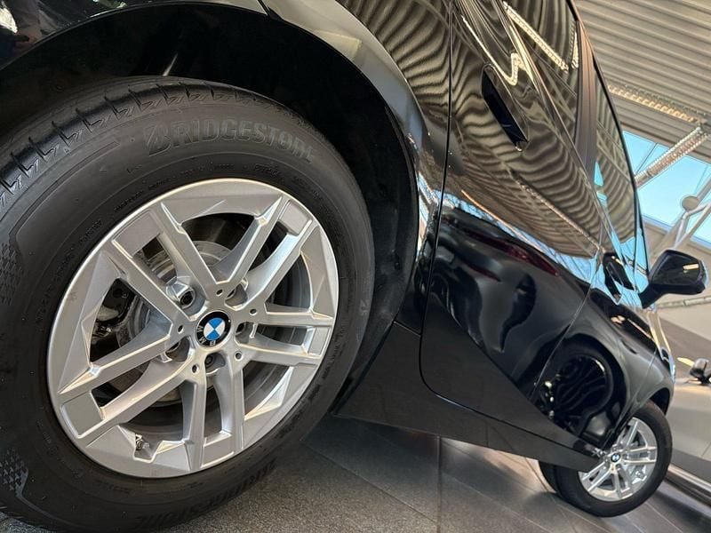 Gebraucht BMW 220 Luxury Line 156 PS (114 kW) 2023 Schwarz Van / Kleinbus