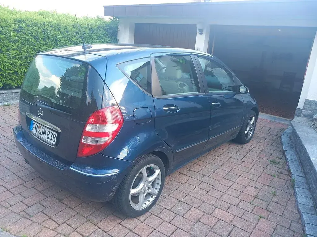 Gebraucht Mercedes A150 Elegance 95 PS (69 kW) 2005 Blau Van / Kleinbus