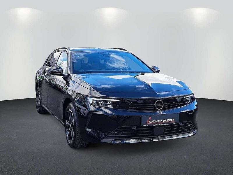 Neu Opel Astra Edition 131 PS (96 kW) 2025 Karbon schwarz (metallic) Kombi