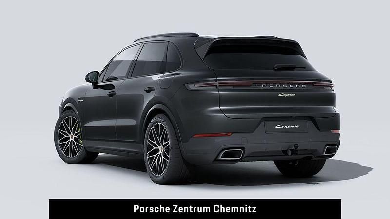 Gebraucht Porsche Cayenne 470 PS (345 kW) 2024 Schwarz SUV