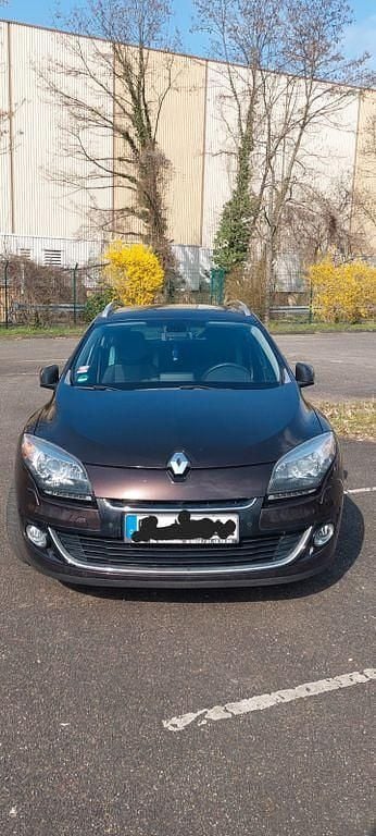 Gebraucht Renault Mégane III Bose Edition 131 PS (96 kW) 2013 Braun Limousine