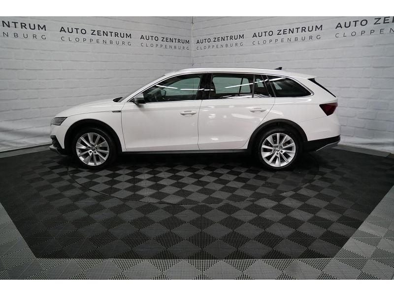 Gebraucht Skoda Octavia Scout 150 PS (110 kW) 2021 Weiß Kombi