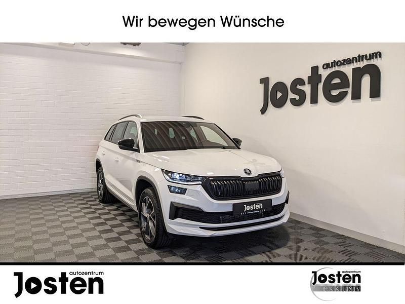 Moon weiss metallic Gebraucht 2023 Skoda Kodiaq SportLine SUV | 41.490 € (Fairer Preis) - Bild 1/4