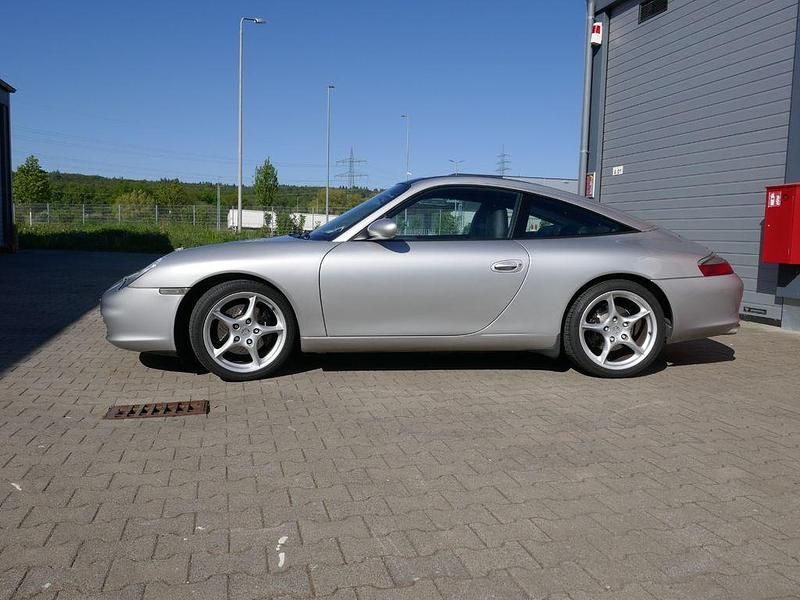 Second-hand Porsche 996 320 CP (235 kW) 2001 Argintiu Cabrio