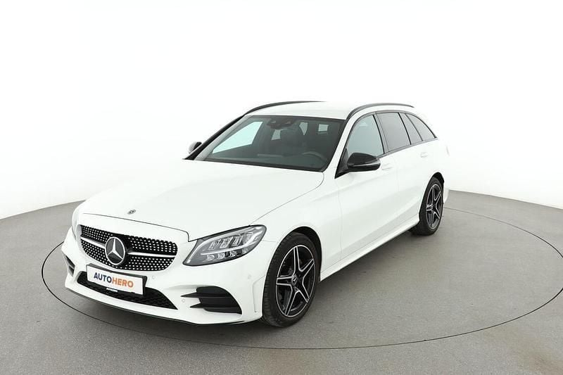 Weiß Gebraucht 2021 Mercedes C180 AMG line Kombi | 29.330 € (Fairer Preis) - Bild 1/3