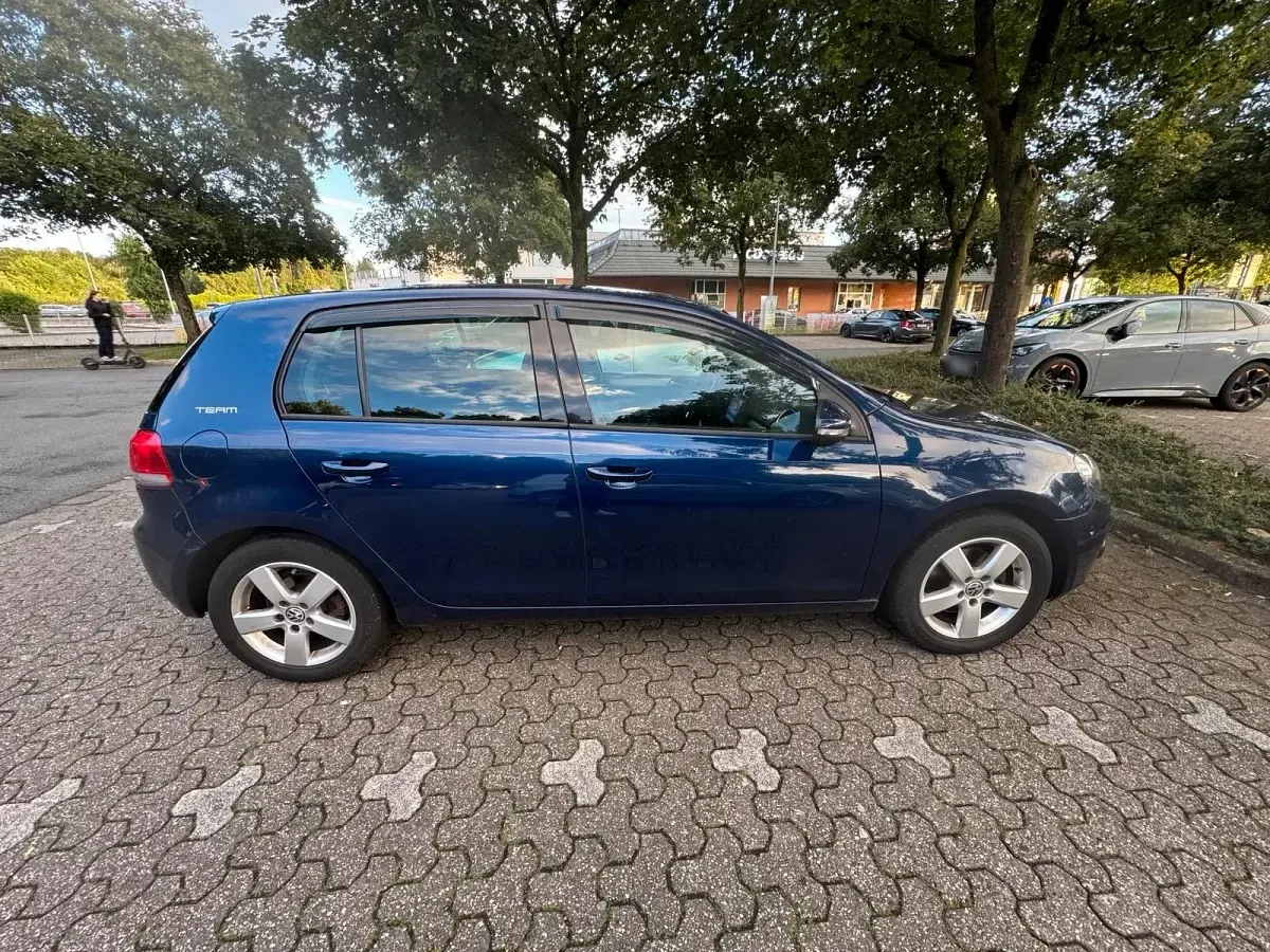 Gebraucht VW Golf 122 PS (89 kW) 2010 Blau Coupé