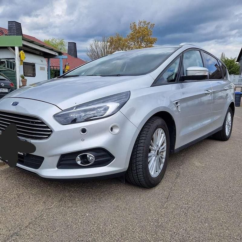 Usado Ford S-MAX Trend 190 HP (139 kW) 2020 Prateado Monovolume
