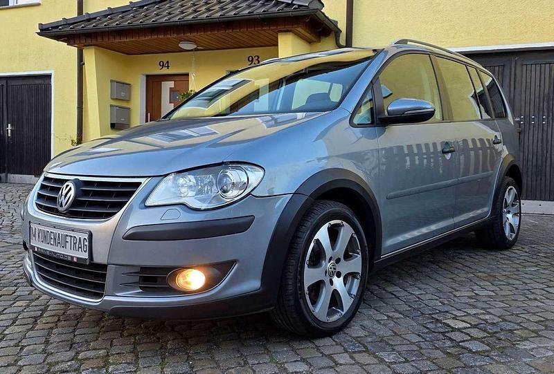"mountaingrey" Gebraucht 2010 VW Touran Van / Kleinbus | 4.650 € - Bild 1/4