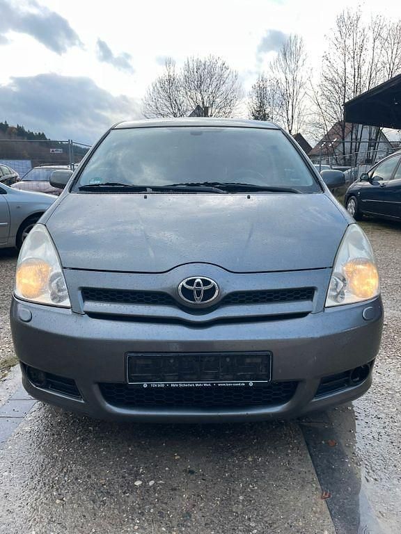 Grau Gebraucht 2006 Toyota Corolla Verso Edition Van / Kleinbus | 3.350 € (Fairer Preis) - Bild 1/4