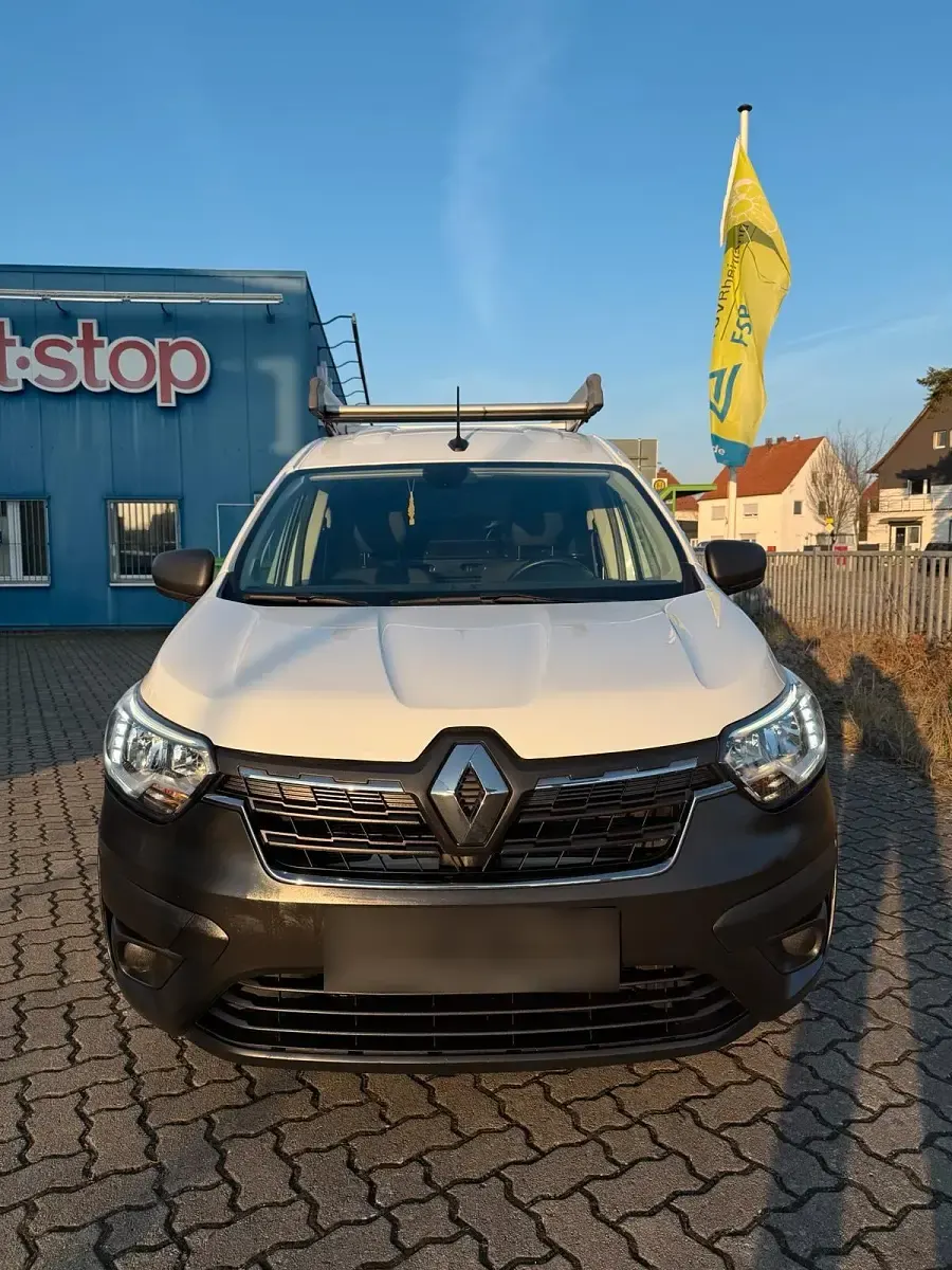 Second-hand Renault Express 75 CP (55 kW) 2023 Alb Monovolum