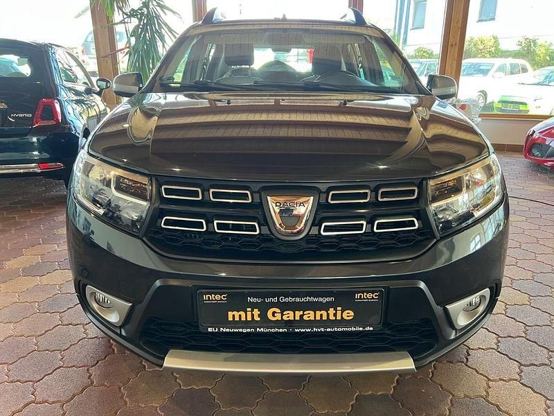 Grau Gebraucht 2018 Dacia Sandero Prestige Kleinwagen | 5.999 € (Superpreis) - Bild 1/4