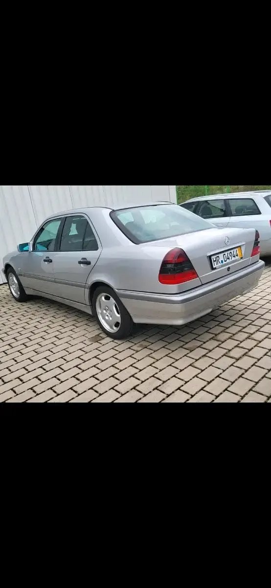Gebraucht Mercedes C240 170 PS (125 kW) 1998 Silber Limousine