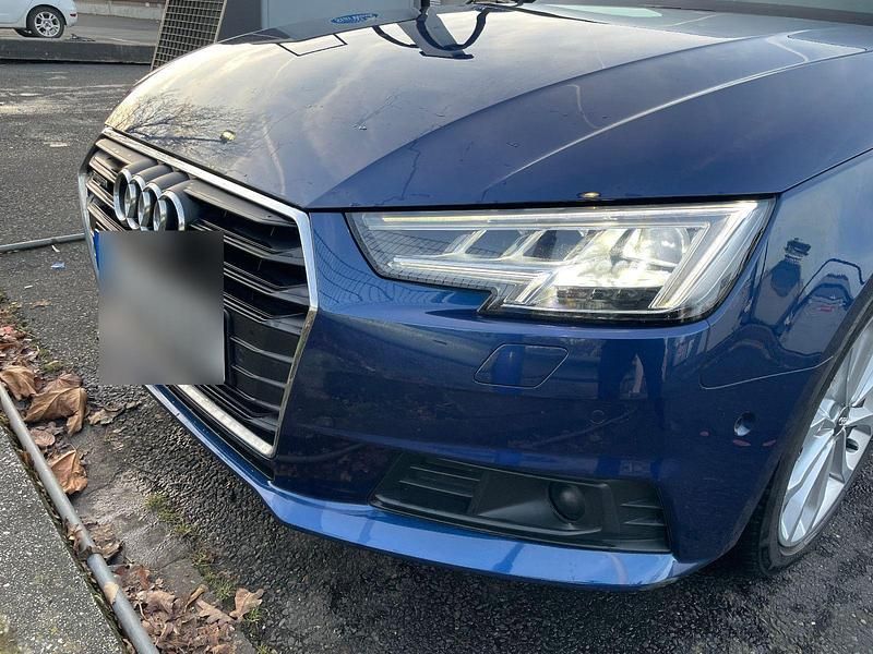 Gebraucht Audi A4 Sport 190 PS (139 kW) 2017 Blau Kombi