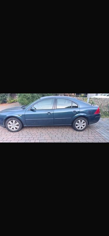 Blau Gebraucht 2004 Ford Mondeo Limousine | 1.699 € (Fairer Preis) - Bild 1/4