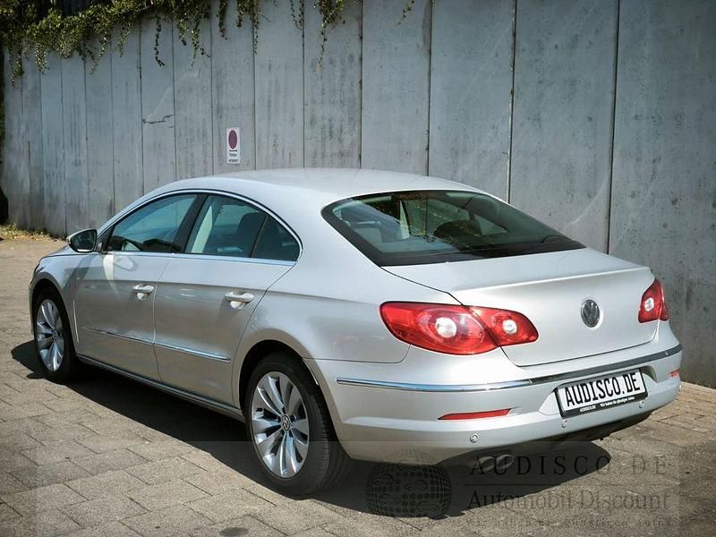 Gebraucht VW Passat 140 PS (102 kW) 2010 Silver leaf Limousine