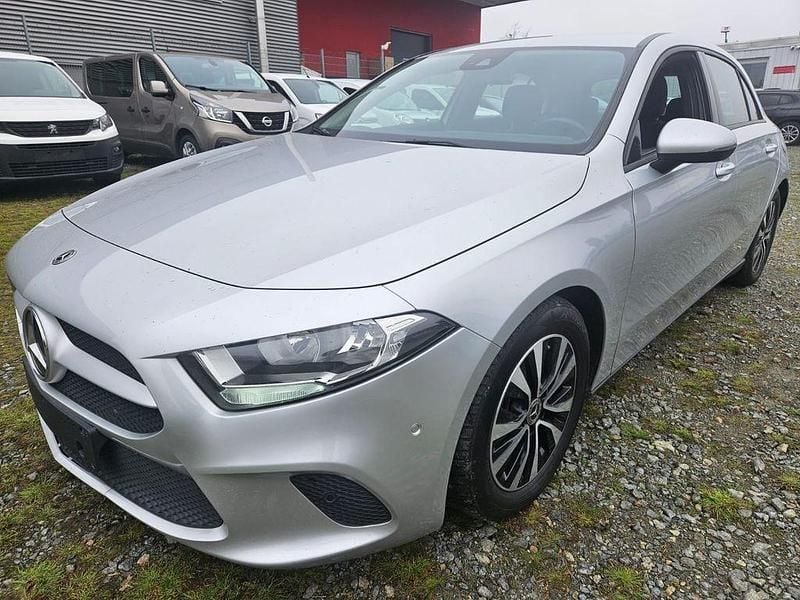 Gebraucht Mercedes A180 116 PS (85 kW) 2021 Silber Limousine