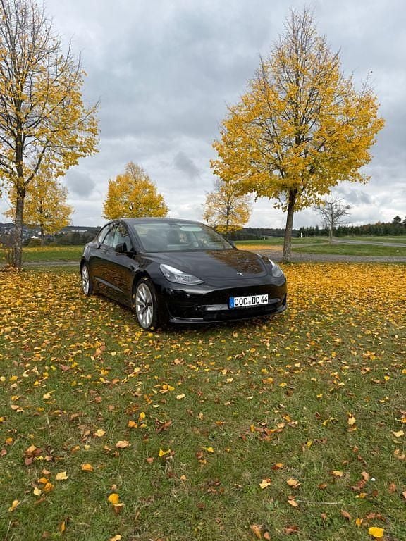 Schwarz Gebraucht 2022 Tesla Model 3 RWD Limousine | 23.490 € (Guter Preis) - Bild 1/4