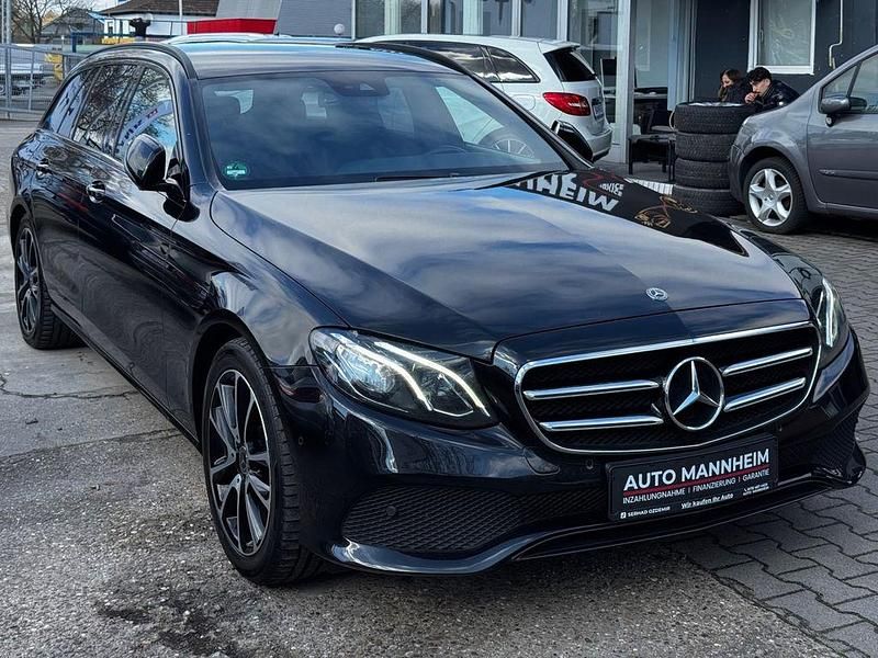 Gebraucht Mercedes E200 150 PS (110 kW) 2017 Schwarz Limousine