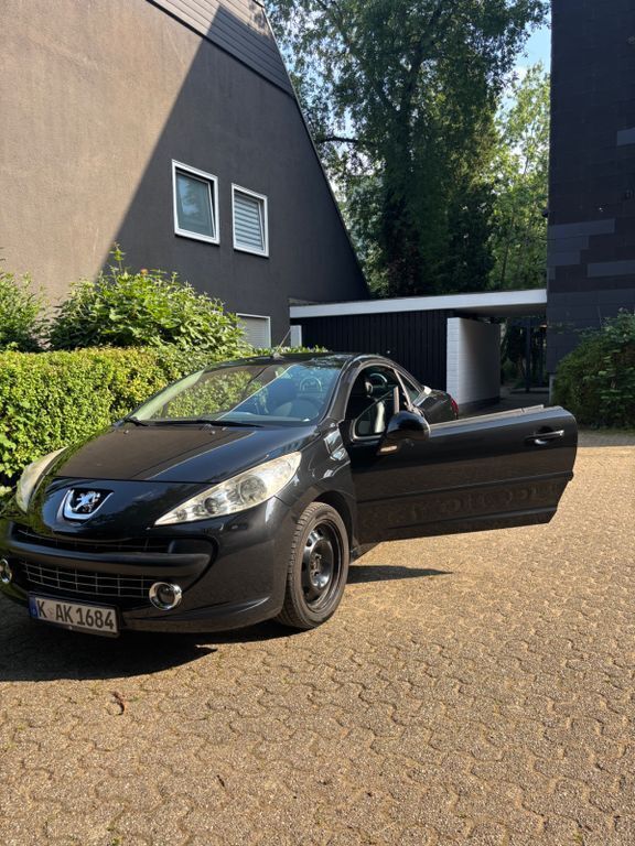 Schwarz Gebraucht 2008 Peugeot 207 CC Roland Garros Cabrio | 4.900 € (Etwas zu teuer) - Bild 1/4
