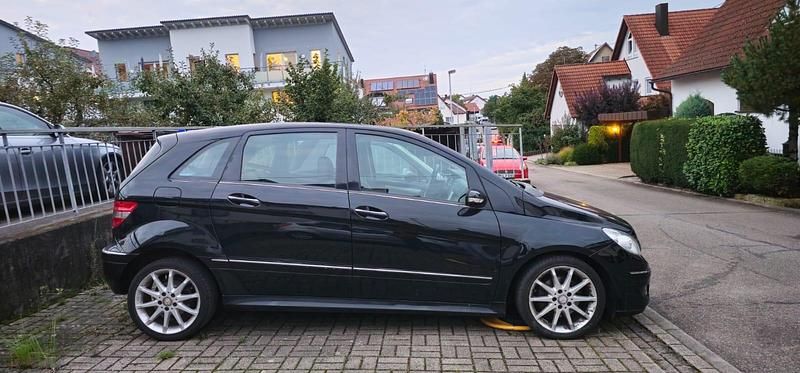 Gebraucht Mercedes B200 140 PS (102 kW) 2007 Schwarz Van / Kleinbus