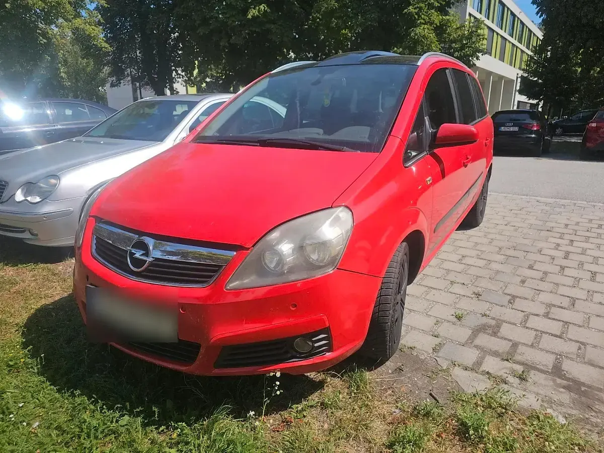 Gebraucht Opel Zafira 140 PS (102 kW) 2007 Rot Van / Kleinbus
