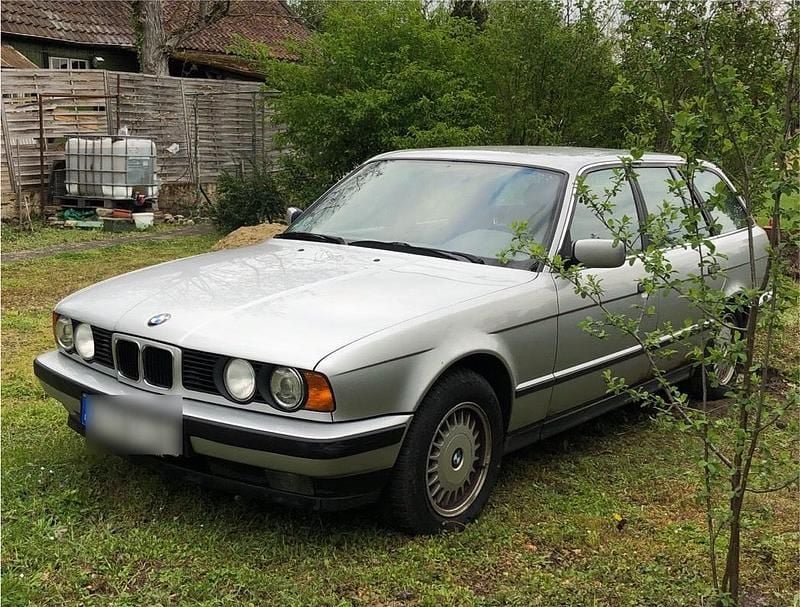Silber Gebraucht 1993 BMW 525 Kombi | 5.850 € - Bild 1/4