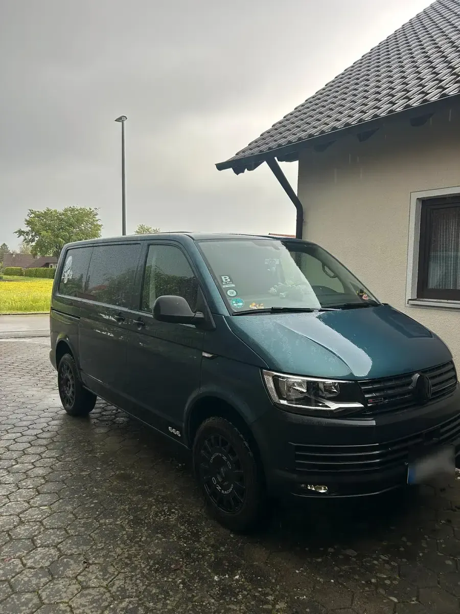 Gebraucht VW Transporter 150 PS (110 kW) 2019 Grün Van