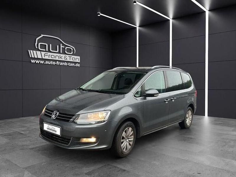 Grau Gebraucht 2012 VW Sharan Comfortline Van / Kleinbus | 12.290 € - Bild 1/4