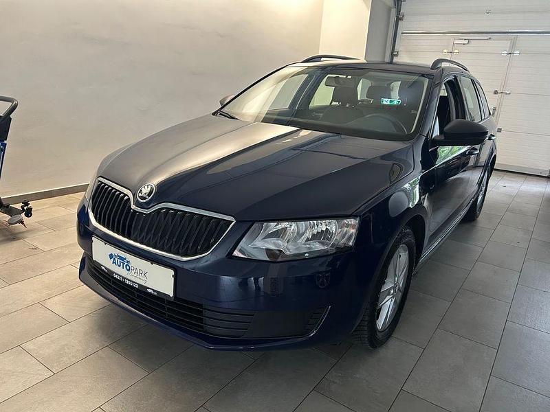 Blau Gebraucht 2015 Skoda Octavia Active Kombi | 11.980 € (Fairer Preis) - Bild 1/4