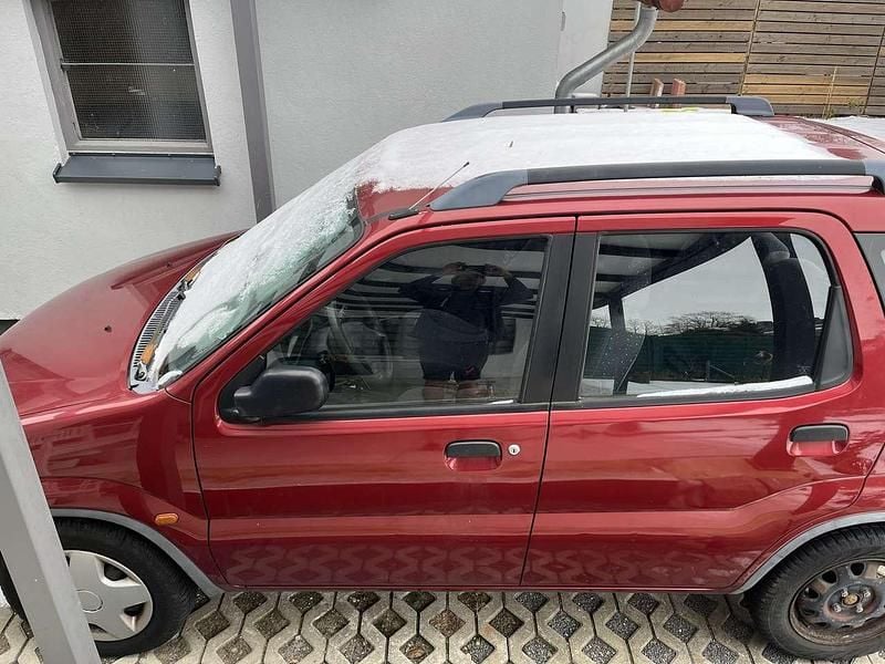 Gebraucht Suzuki Ignis 83 PS (61 kW) 2002 Rot SUV