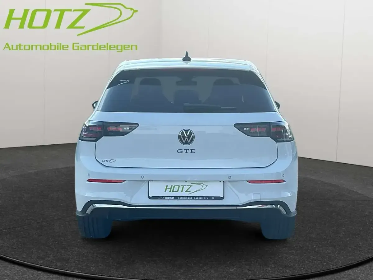 Gebraucht VW Golf VIII GTE 272 PS (200 kW) 2024 Pure white Limousine
