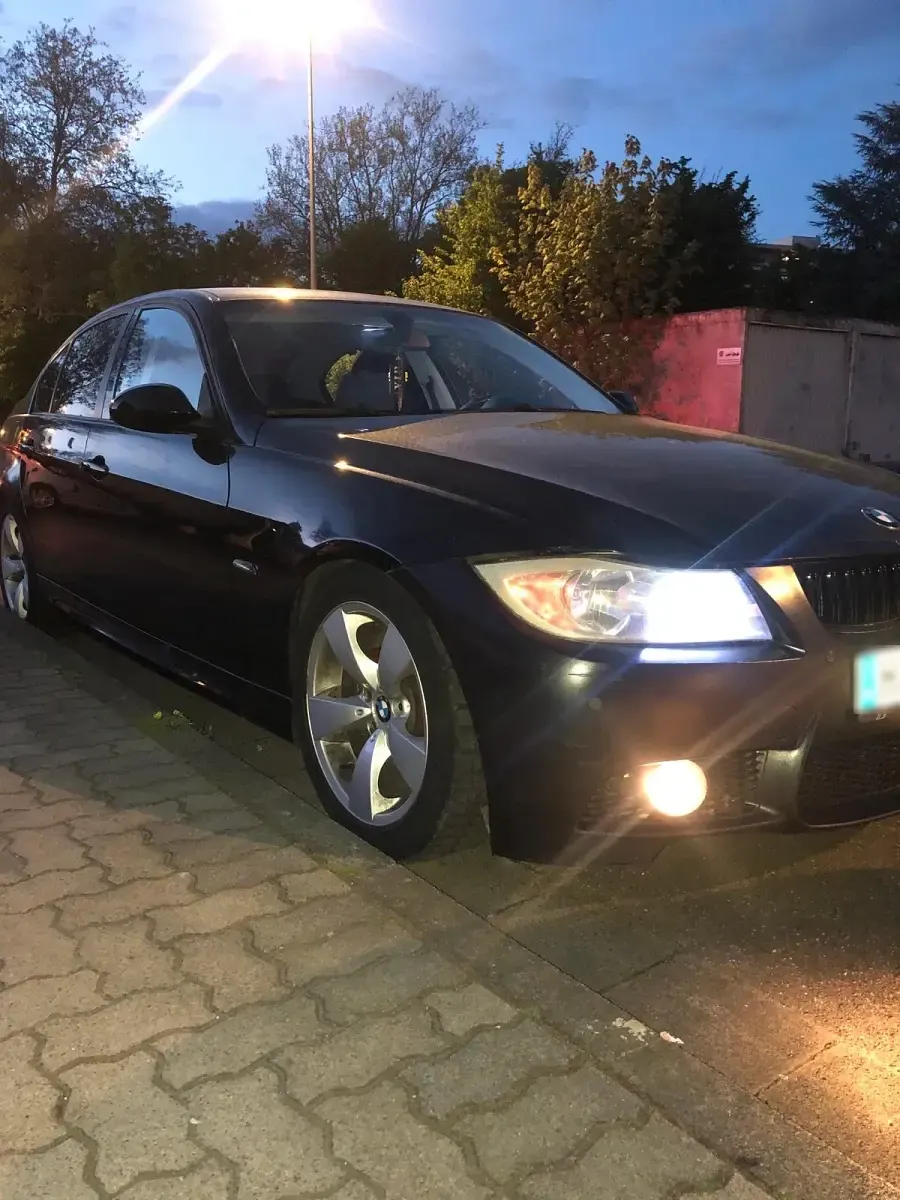 Gebraucht BMW 320 150 PS (110 kW) 2007 Schwarz Limousine