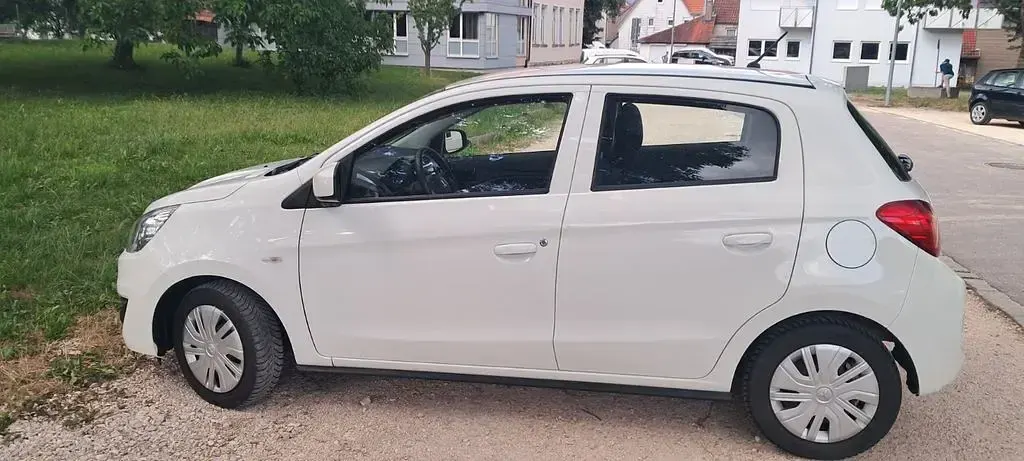 Gebraucht Mitsubishi Space Star 71 PS (52 kW) 2018 Weiß Kleinwagen