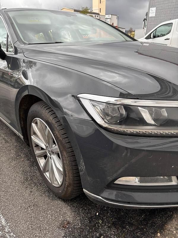 Gebraucht VW Passat Highline 240 PS (176 kW) 2018 Grau Kombi