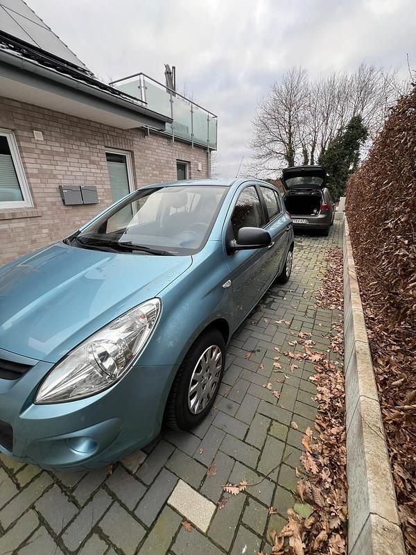 Gebraucht Hyundai i20 75 PS (55 kW) 2008 Blau Limousine