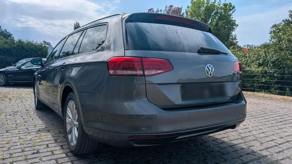 Gebraucht VW Passat 150 PS (110 kW) 2016 Grau Kombi
