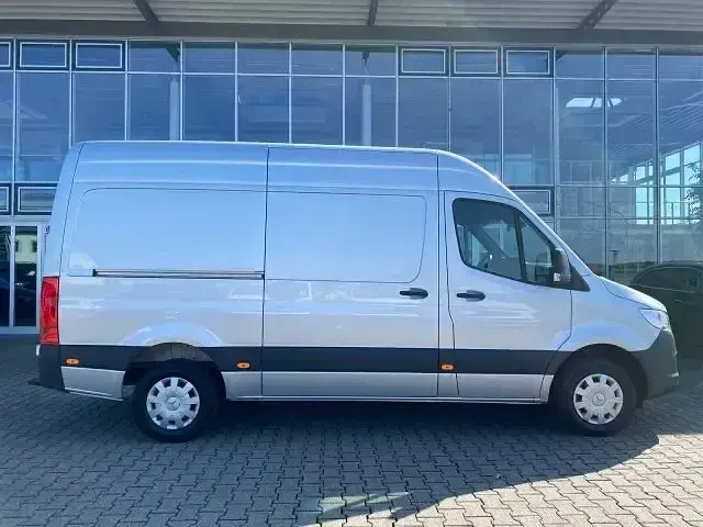 Gebraucht Mercedes Sprinter 170 PS (125 kW) 2023 Silber Van