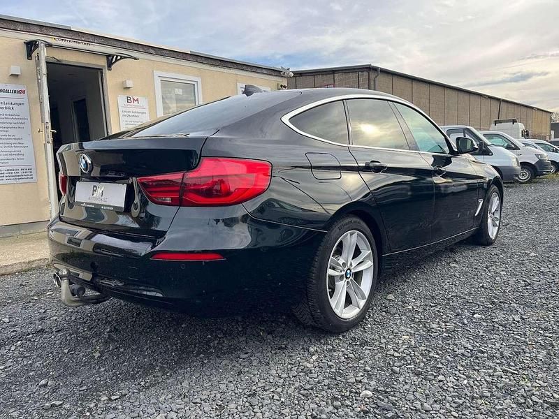 Second-hand BMW 320 Advantage 190 CP (139 kW) 2017 Negru Berlinǎ