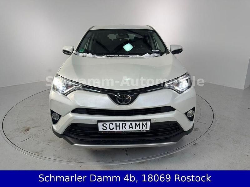 Gebraucht Toyota RAV4 Executive 143 PS (105 kW) 2015 Weiß SUV