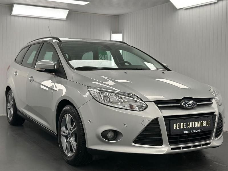 Second-hand Ford Focus SYNC Edition 125 CP (91 kW) 2013 Argintiu Berlinǎ