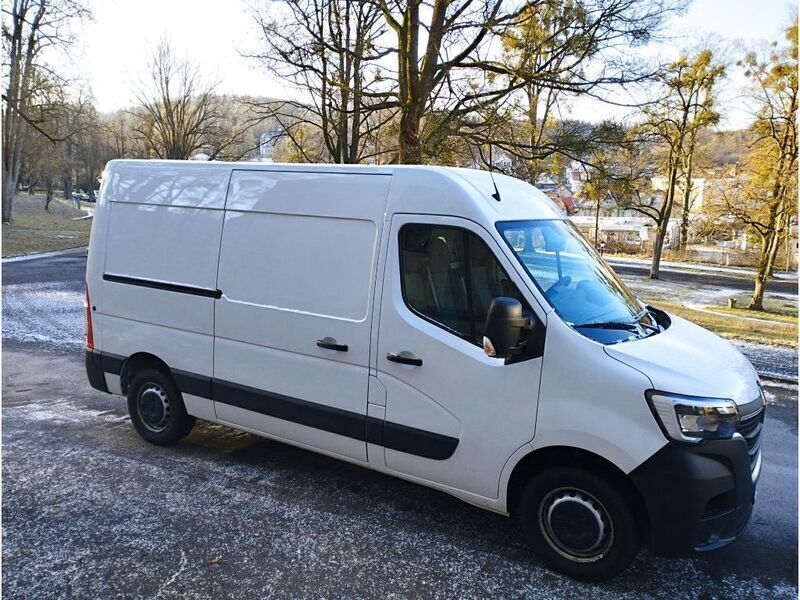 Mineral weiss Gebraucht 2021 Renault Master Basis Van | 25.550 € (Etwas zu teuer) - Bild 1/4