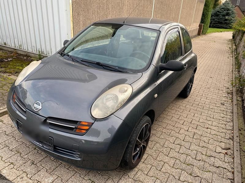 Grau Gebraucht 2004 Nissan Micra Kleinwagen | 650 € (Guter Preis) - Bild 1/4