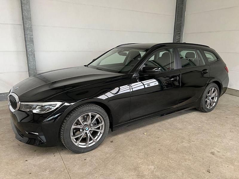 Gebraucht BMW 320 190 PS (139 kW) 2020 Schwarz ii/bonnet fluid black Kombi