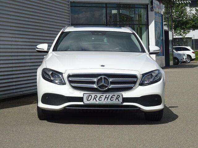 Gebraucht Mercedes E250 Avantgarde 211 PS (155 kW) 2017 Polarweiss  unilack Kombi