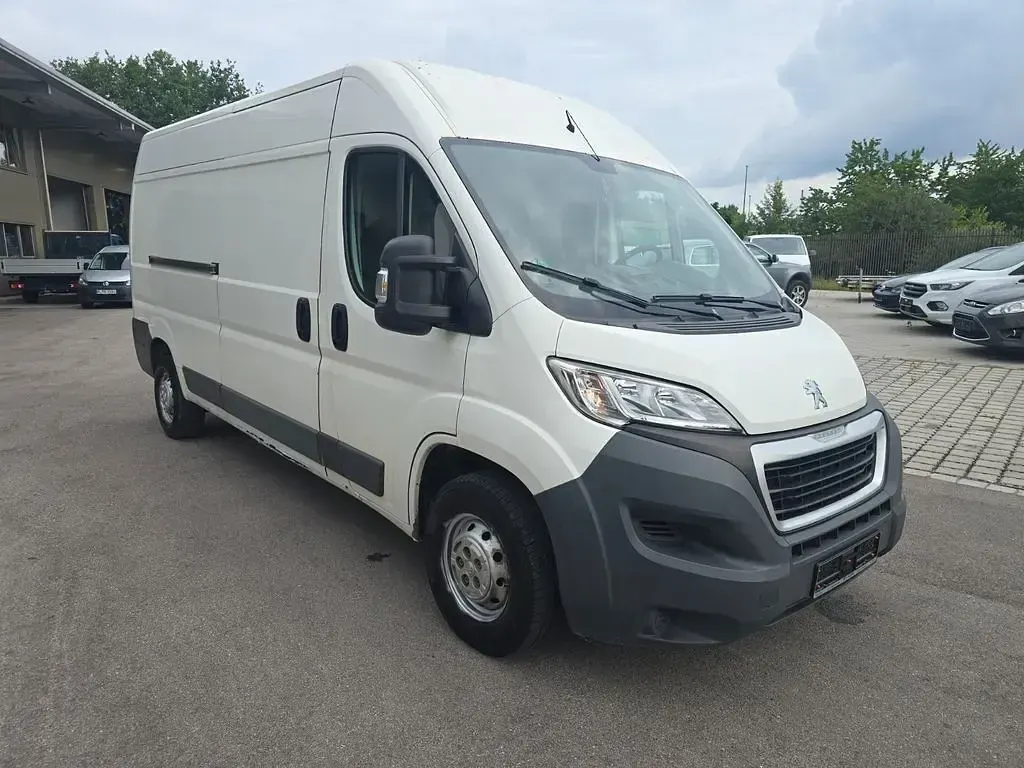 Gebraucht Peugeot Boxer Avantage 131 PS (96 kW) 2015 Weiß Van