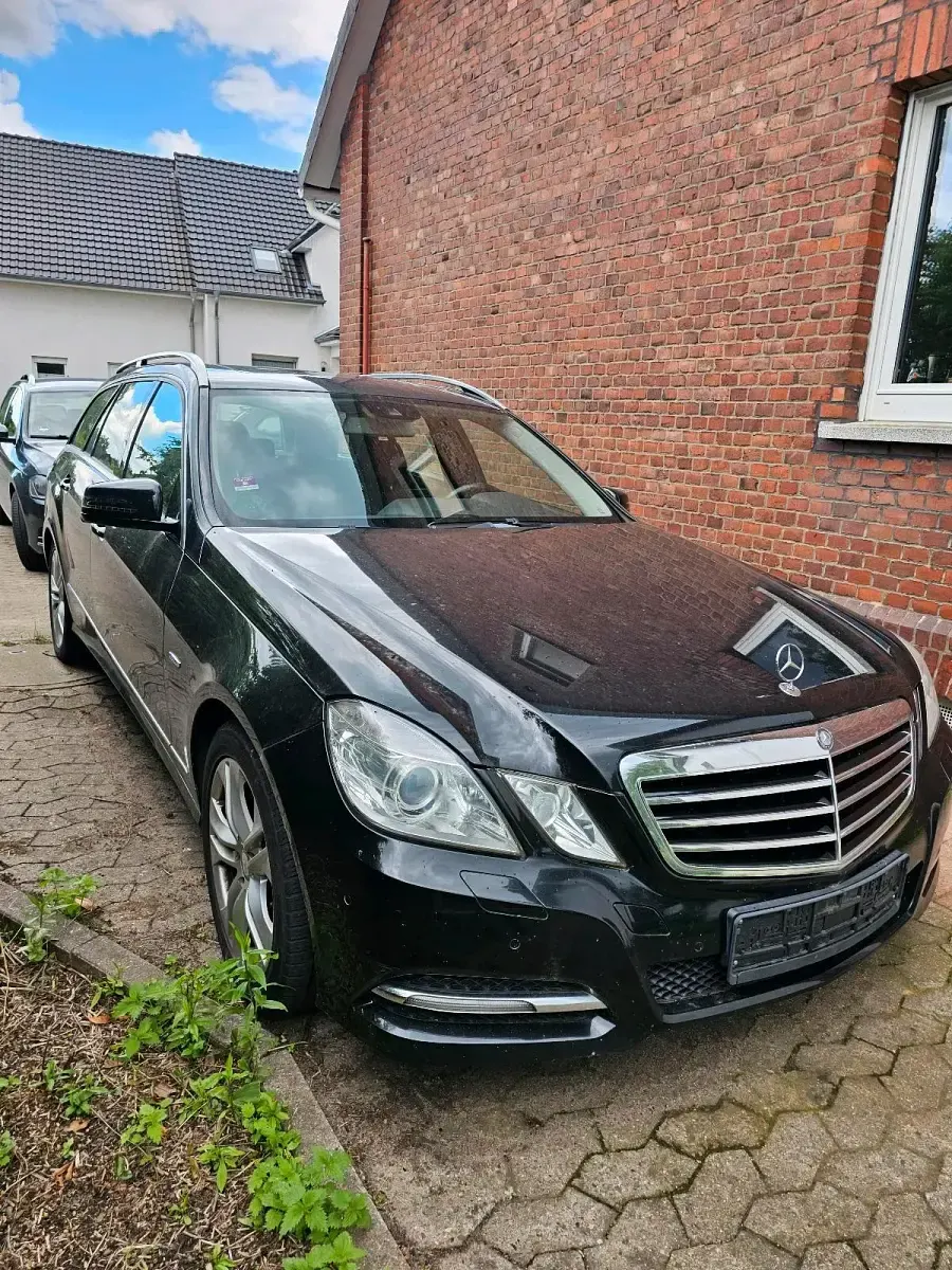 Gebraucht Mercedes E350 265 PS (194 kW) 2010 Schwarz Kombi