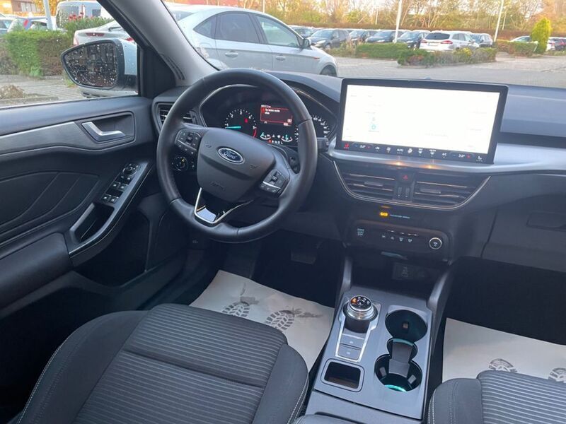 Gebraucht Ford Focus Titanium 120 PS (88 kW) 2022 Weiß Kombi