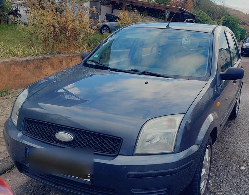 Grau Gebraucht 2004 Ford Fusion Kleinwagen | 1.100 € (Guter Preis) - Bild 1/4